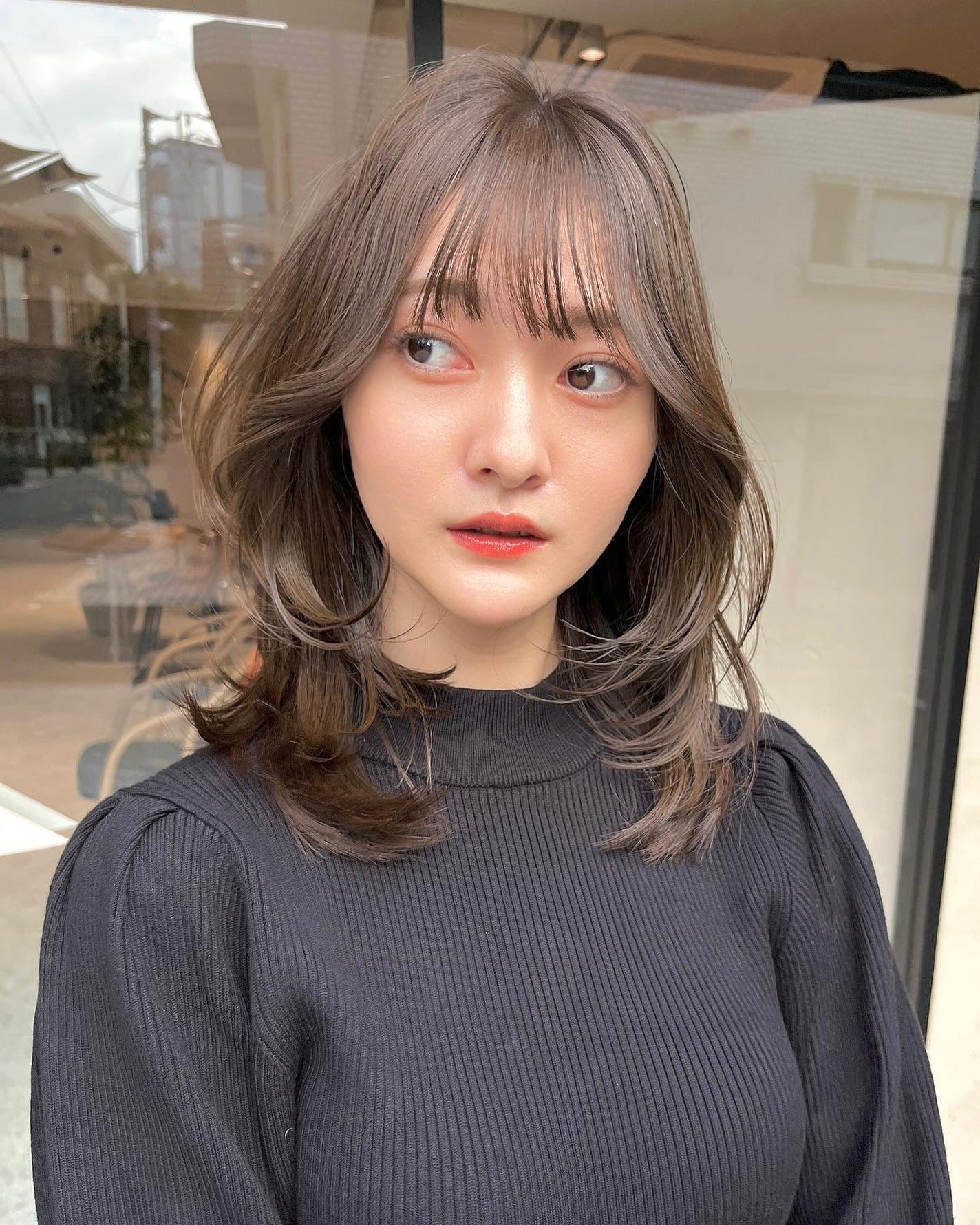 HARUNA on LIPS 「鎖骨ミディのたっぷりレイヤーに✨✨#鎖骨ミディアム肩上で、重め..」(5枚目)