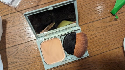 colorful_cosme_flyj on LIPS 「ファンデーションはブラシで乗せたほうが奇麗に乗るらしいので、ア..」(3枚目)