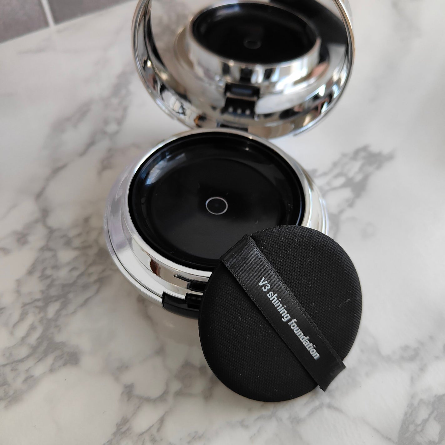 V3シャイニングファンデーション/SPICARE/クッションファンデーションを使ったクチコミ(2枚目)