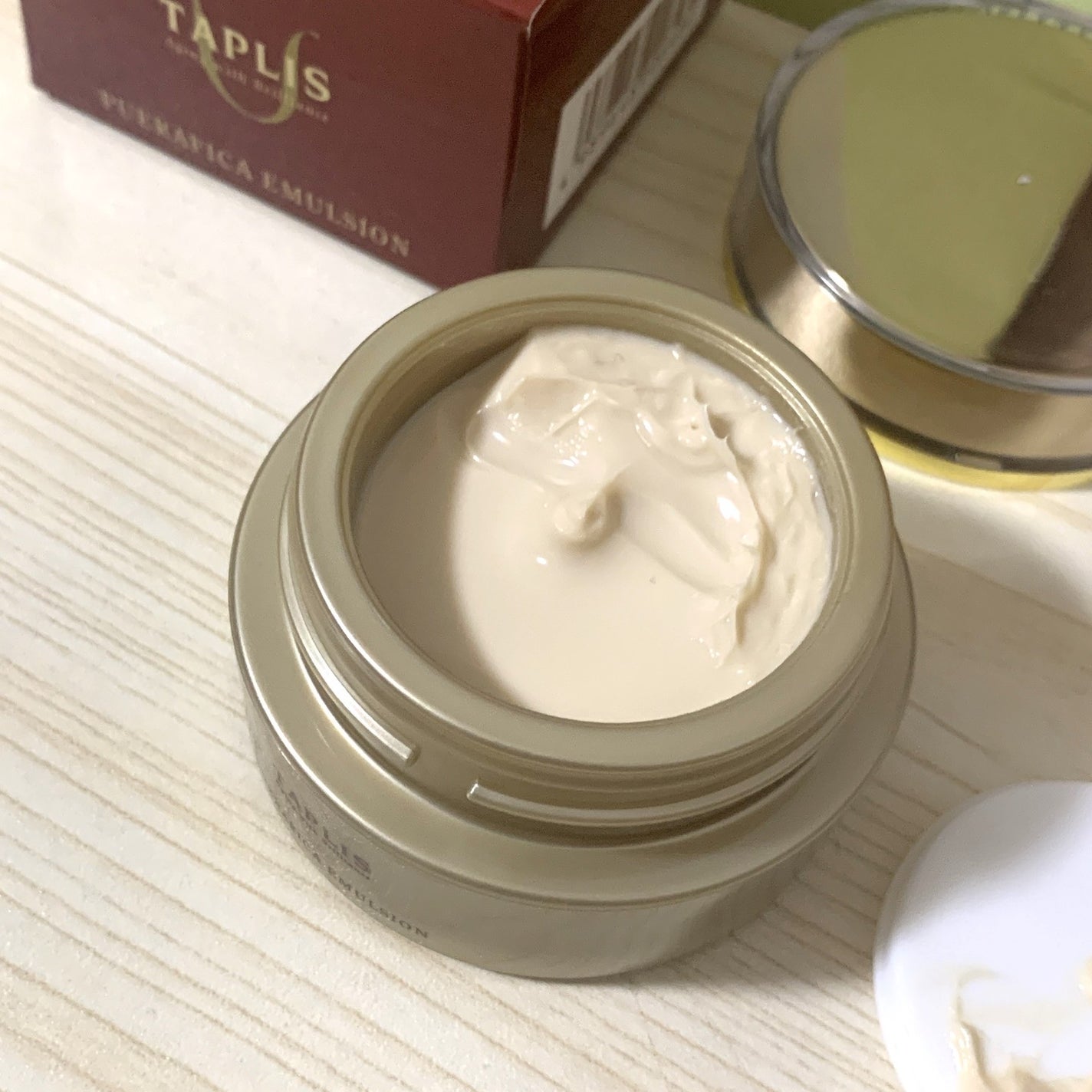 タプリス プエラフィカ エマルション/ドクターベルツ/フェイスクリームを使ったクチコミ(5枚目)