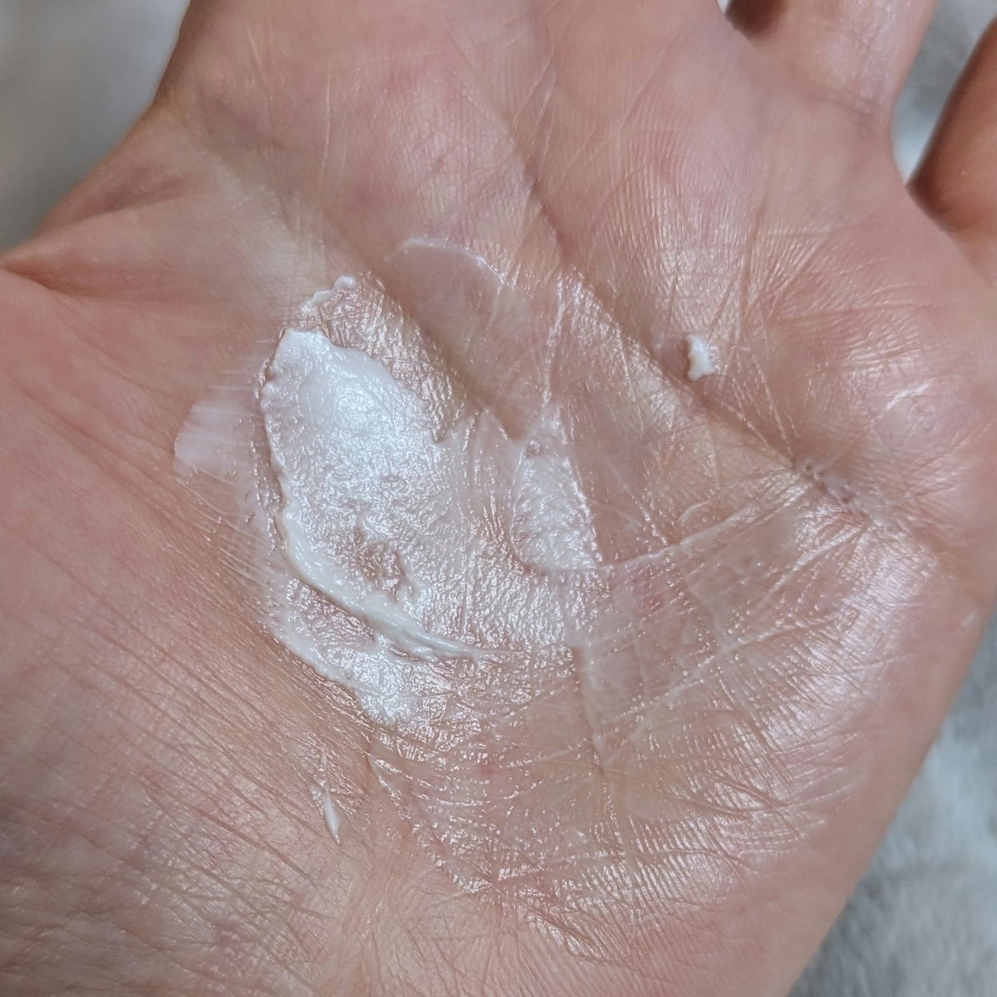 シア ハンドクリーム/L'OCCITANE/ハンドクリームを使ったクチコミ(4枚目)