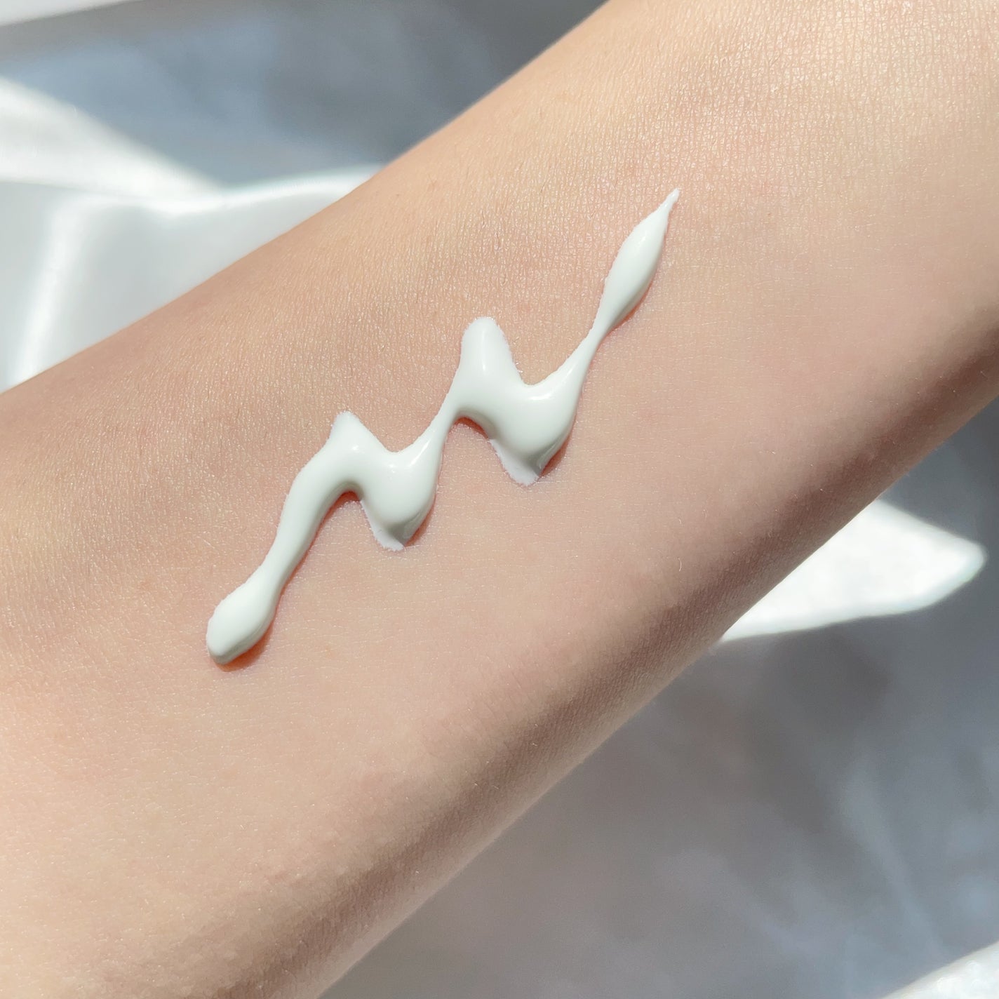 スーパーモイスチャーUVライトアップエッセンス/スキンアクア/日焼け止めローションを使ったクチコミ(8枚目)