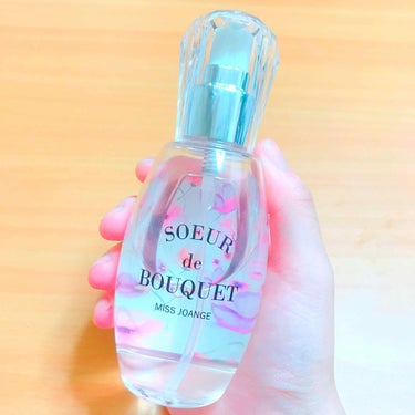 SOEUR de BOUQUET MISS JOANGE

お気に入りのヘア＆ボディコロンです！
完全にパケ買いでしたが使ってみるとマグノリアブーケの良い匂いがしました🐶💕

普段は100均の小さいミス