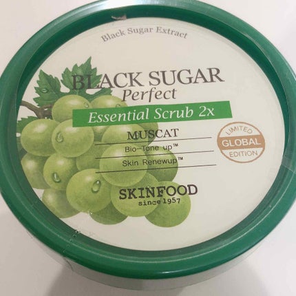 ブラックシュガーパーフェクトエッセンシャルスクラブ 2X マスカット/SKINFOOD/洗い流すパック・マスクを使ったクチコミ(1枚目)