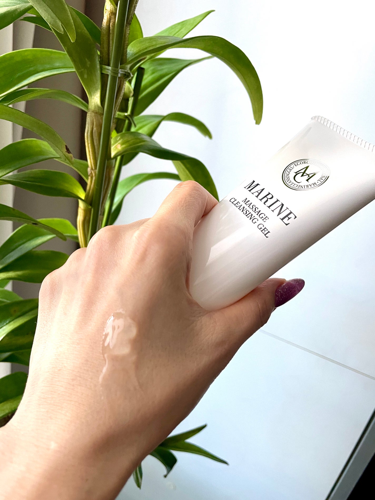 Shiho Arai on LIPS 「美容アミノ酸18種を贅沢に配合した天然成分のみでもちもち肌に導..」(2枚目)