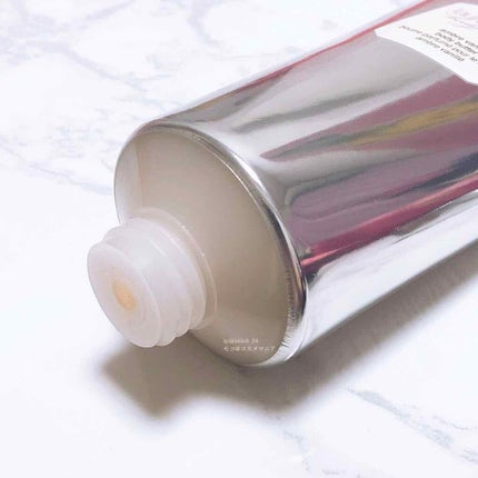 ボディバター アンバーバニラ/ローラ メルシエ/ボディクリームを使ったクチコミ(2枚目)