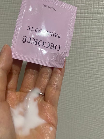 ぷぅぴぃ《紫コス部💜💗》 on LIPS 「DECORTÉコスメデコルテプリムラテ乳液3mlたっぷりミルク..」(4枚目)