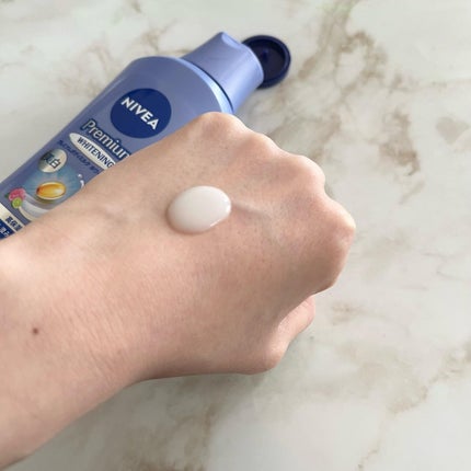 プレミアムボディミルク ホワイトニング【医薬部外品】		/ニベア/ボディミルクを使ったクチコミ(4枚目)