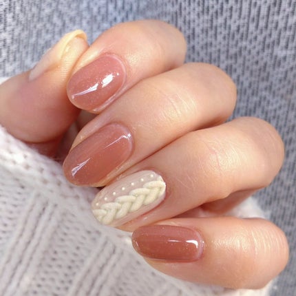 ミルクティ on LIPS 「✴✴#冬も終わりですが😆#ニットネイル🧶✴エセクの羽根ペンブラ..」(5枚目)