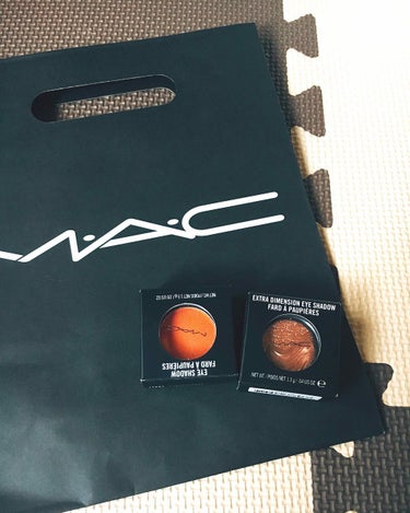 MAC  スモールアイシャドウ

夏に向けてオレンジに🧡