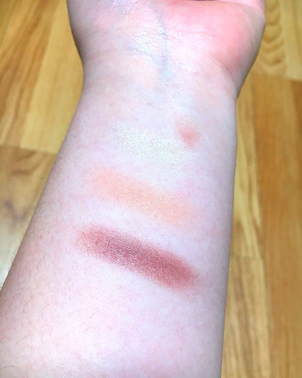 トーンアップアイシャドウ/CEZANNE/アイシャドウパレットを使ったクチコミ(3枚目)