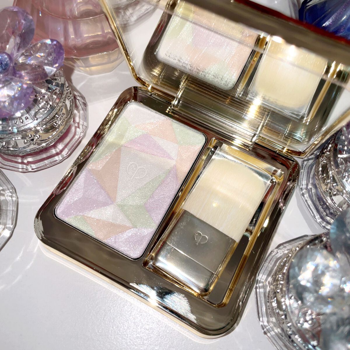 ル・レオスールデクラ /クレ・ド・ポー ボーテ/パウダーハイライトを使ったクチコミ（1枚目）