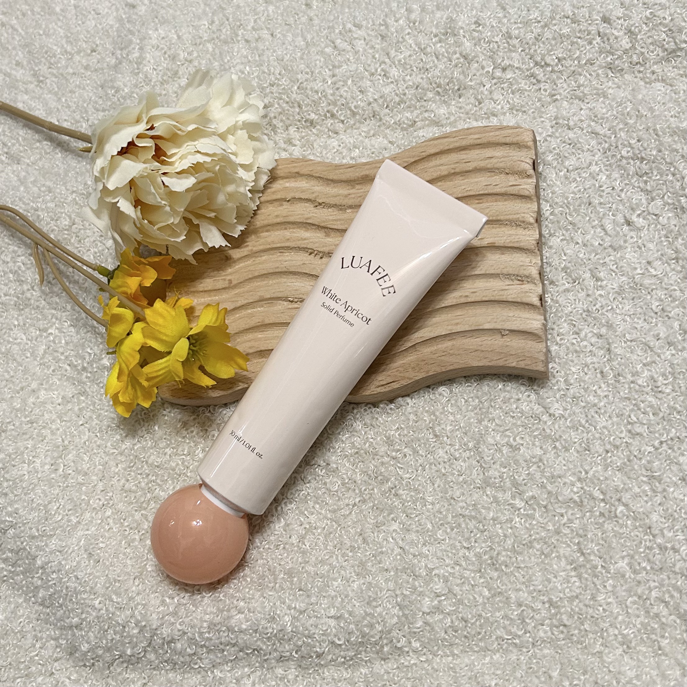 ソリッド パフューム ホワイトアプリコット/LUAFEE/練り香水を使ったクチコミ（1枚目）