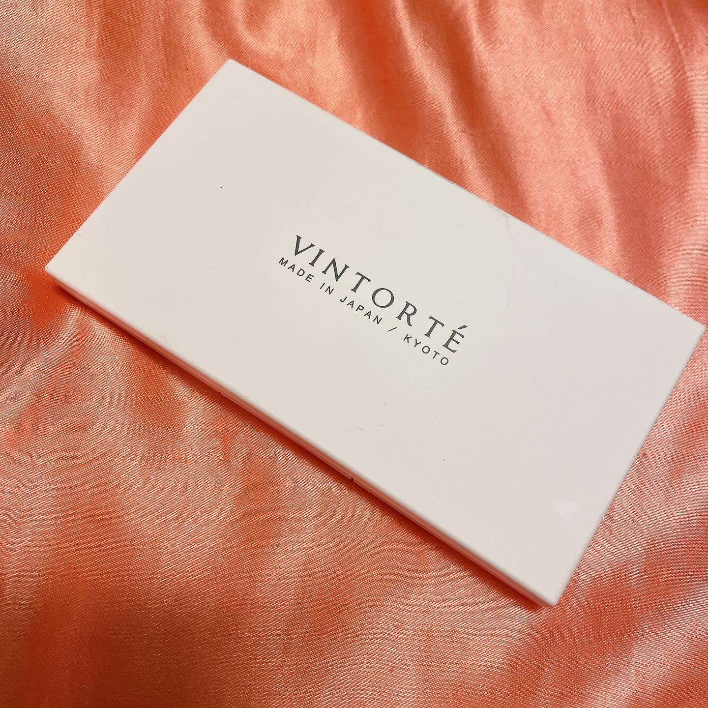 ミネラルシルクプレストファンデーション（ケース・パフ付）/ヴァントルテ/パウダーファンデーションを使ったクチコミ（1枚目）