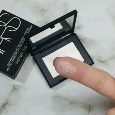 ライトリフレクティングセッティングパウダー　プレスト　N/NARS/プレストパウダーを使ったクチコミ（4枚目）