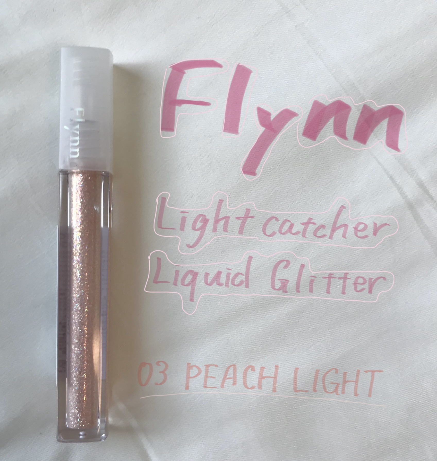 ライトキャッチャーリキッドグリッター 03 ピーチライト/Flynn/グリッターを使ったクチコミ（1枚目）