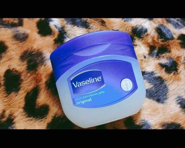 °Vaseline°

これは毎日お世話になっています😌

最近口紅にまけてしまいひどい
唇炎になってしまってて...
いろんなリップを試しんですけど
なかなか治らない上に痒くてたまらない！！

そこで