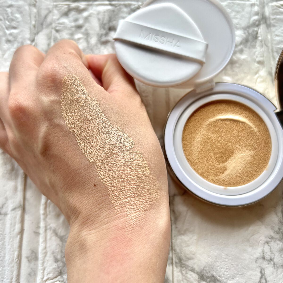 グロウ クッション〈カバータイプ〉 No.23 自然な肌色/MISSHA/クッションファンデーションを使ったクチコミ（2枚目）