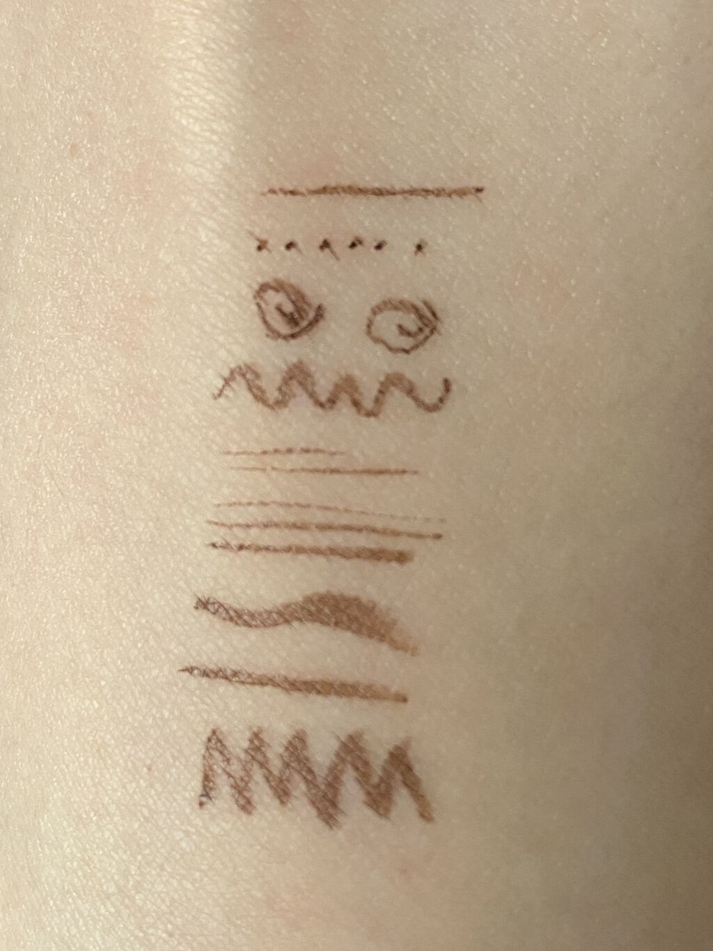 スキルレスライナー/LUMIURGLAS/リキッドアイライナーを使ったクチコミ（2枚目）