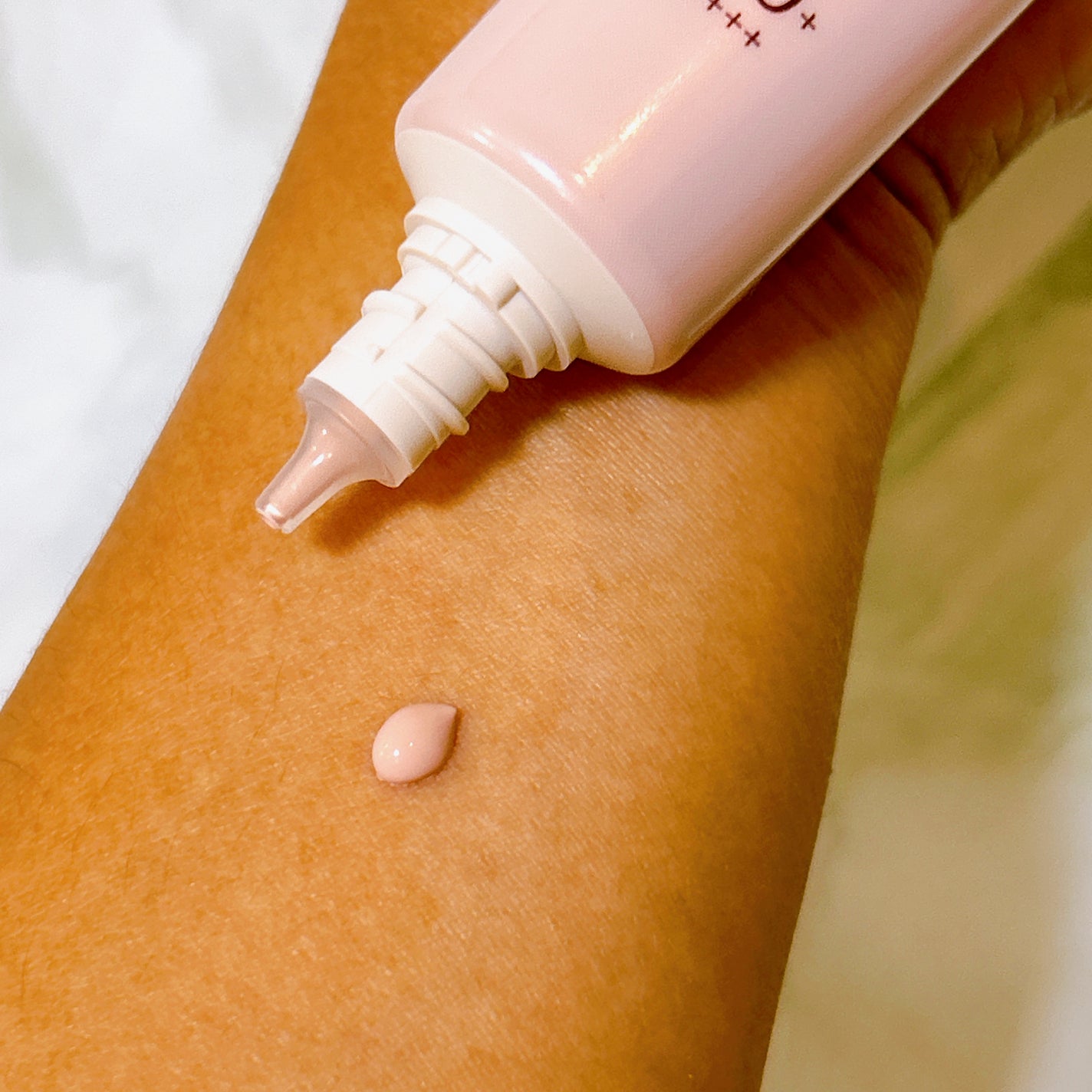 エリクシール デーケアレボリューション トーンアップ SP+ aa/エリクシール/化粧下地を使ったクチコミ(4枚目)