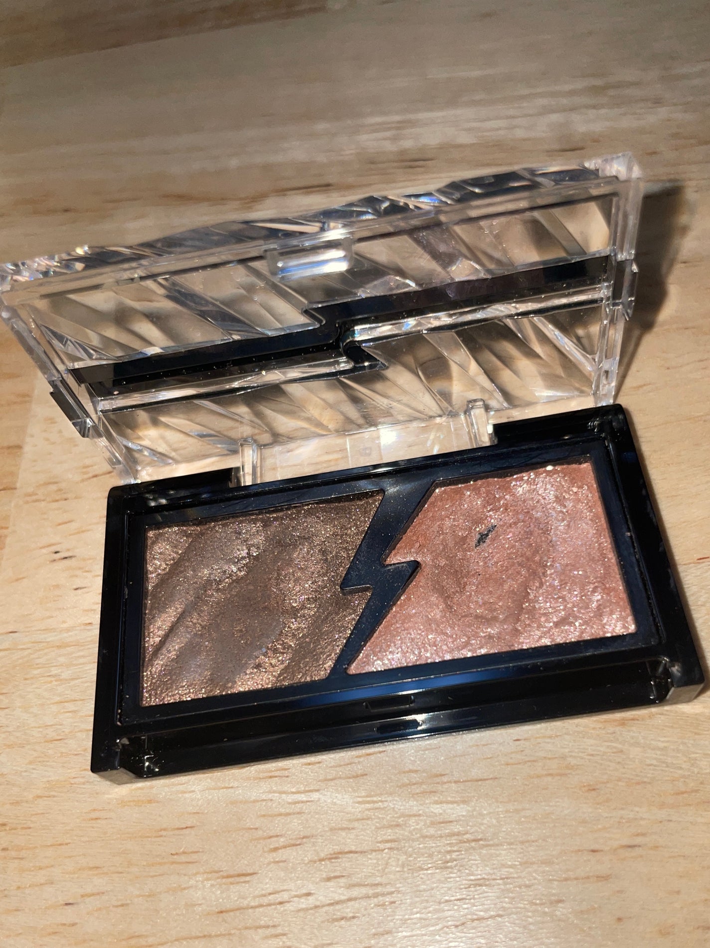 エレクトリックショックアイズ /KATE/アイシャドウパレットを使ったクチコミ(1枚目)