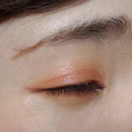 パウダー キス アイシャドウ ストライク ア ポーズ/M・A・C/単色アイシャドウを使ったクチコミ(2枚目)