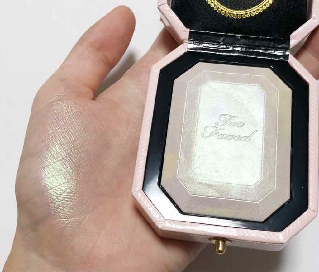 ダイヤモンドライト ハイライター ブラシ/Too Faced/メイクブラシを使ったクチコミ(3枚目)