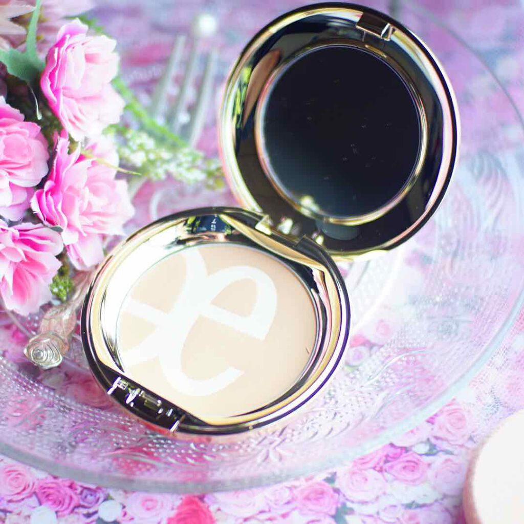 ファイン ヴェルヴェティ ファンデーション IV301/Elégance/パウダーファンデーションを使ったクチコミ（1枚目）