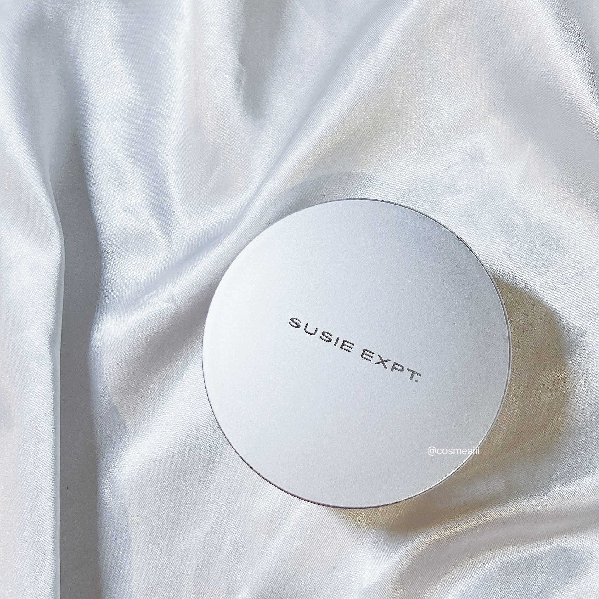 スージー エキスパート マイクロエアリーパウダーＦ/SUSIE N.Y./ルースパウダーを使ったクチコミ（3枚目）