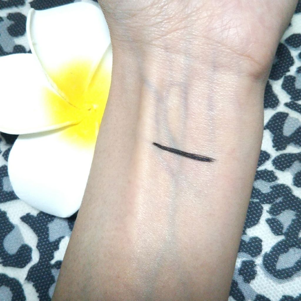 BRIGITTE スムースフィット ペンシルアイライナーのクチコミ「近くのドラッグストアで売っていた
ブリジットのペンシルアイライナーです

カラーブラック

1.....」（3枚目）