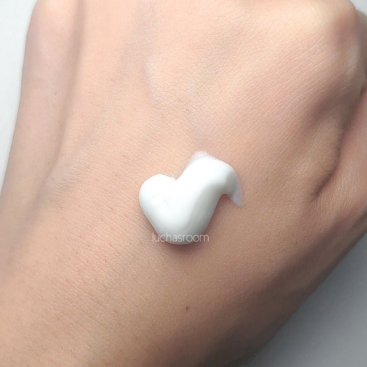 ハンドクリーム バニラ&ハニーの香り/クナイプ/ハンドクリームを使ったクチコミ(2枚目)