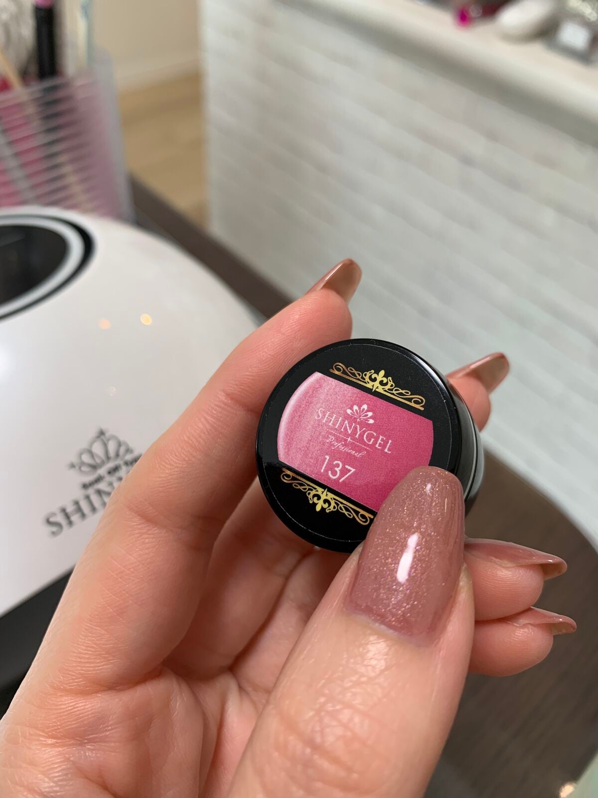 fabulous_cosme_y8nb on LIPS 「結局シャイニー! 流行りのフィルインや100均ネイルなど試した..」(2枚目)