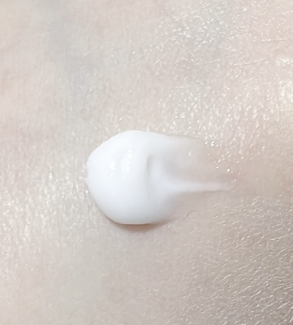 ダイアリーパフュームドハンドクリーム/THE FACE SHOP/ハンドクリームを使ったクチコミ（2枚目）