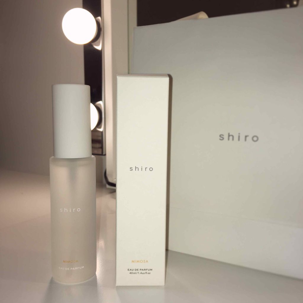 私がいつも付けている香水です

甘い匂いは嫌いなので
強くなっても嫌じゃない
スッキリした匂いをよく選んでます
【リフレッシュ出来る】香りです！
限定なのが淋しいですけど
似た感じだとホワイトリリーとか！

いい香りを纏うだけで
1日が明る