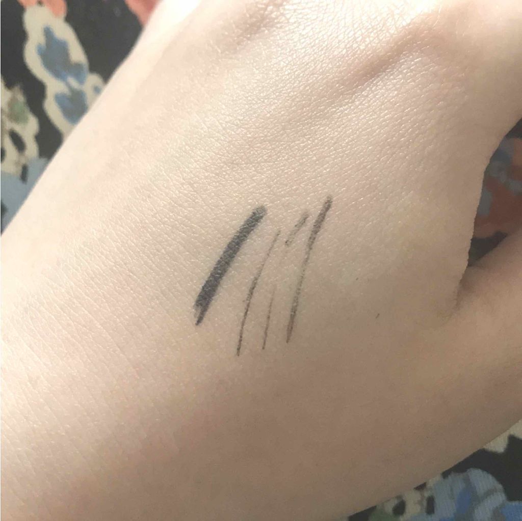 K-パレット リアルラスティングアイペンシル24hのクチコミ「細い線も太い線もかける。
擦れに強いと書いてあるのでこすってみた。
乾いた状態でも濡れた状態で.....」（3枚目）