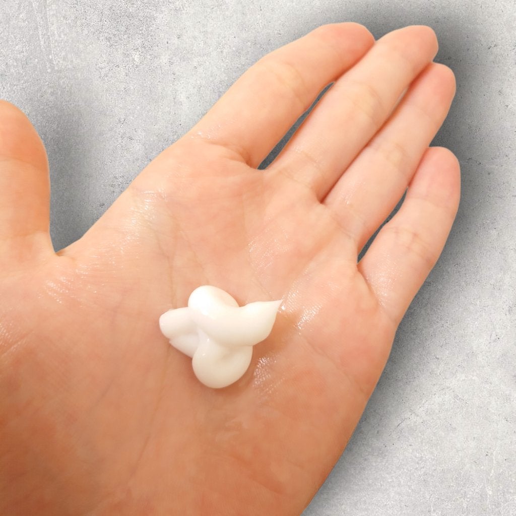 ブラック フレグランス スタイリング ヘアエッセンス/LEXILIS/アウトバストリートメントを使ったクチコミ(3枚目)