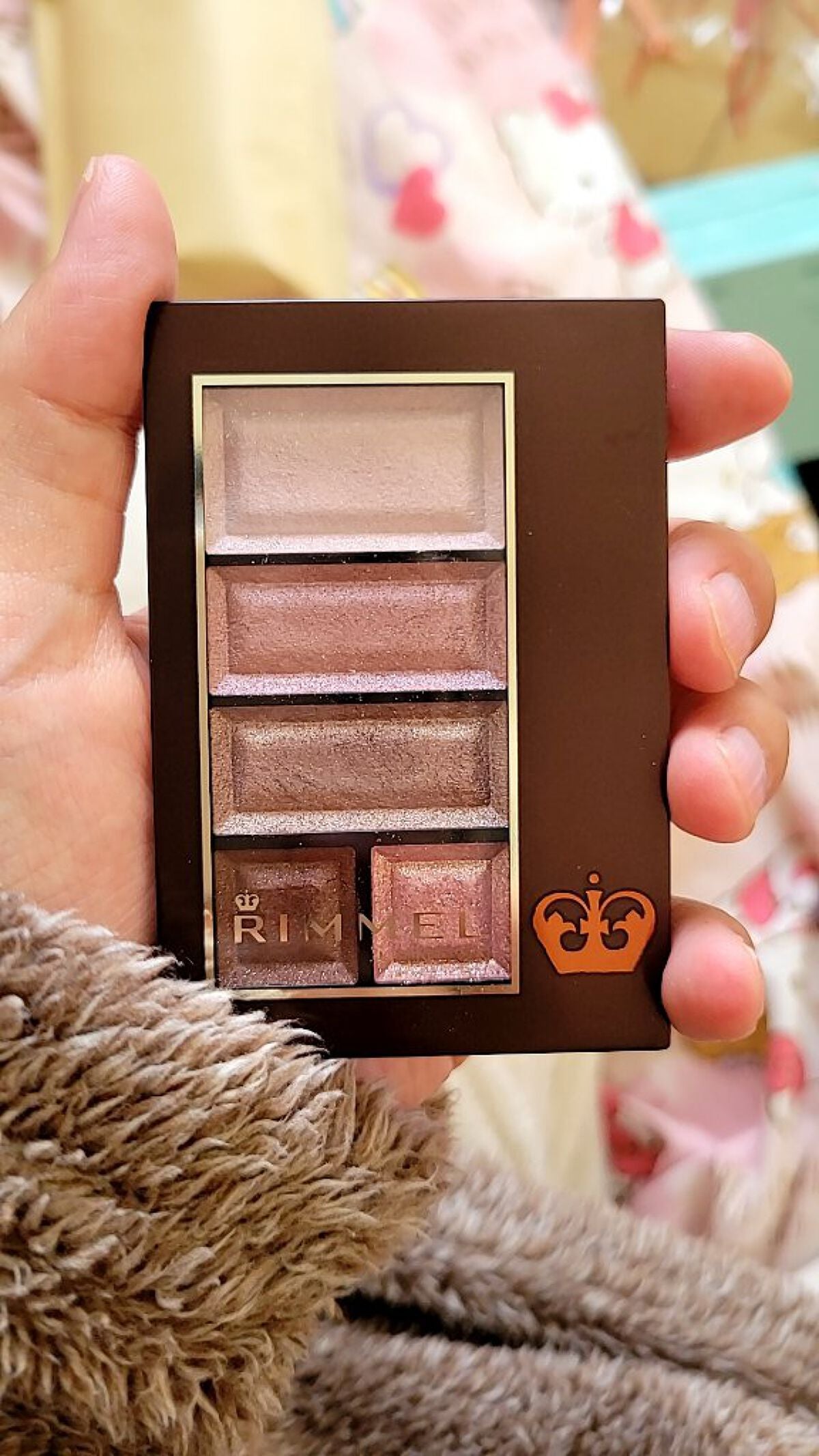 キミにゃん on LIPS 「リンメルのアイシャドウ使った❣️めちゃくちゃかわちい色も好みリ..」(1枚目)