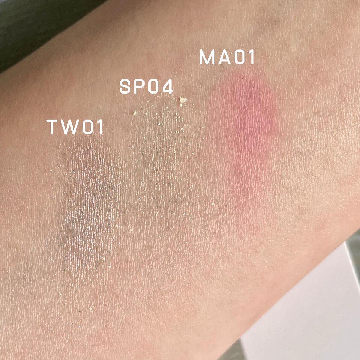 マルチカラーバリエーション マット/チャコット・コスメティクス/単色アイシャドウを使ったクチコミ(7枚目)