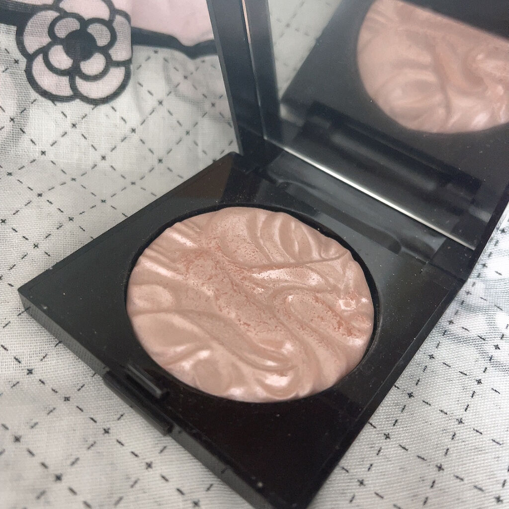 フェイスイルミネーター/ローラ メルシエ/パウダーハイライトを使ったクチコミ（1枚目）