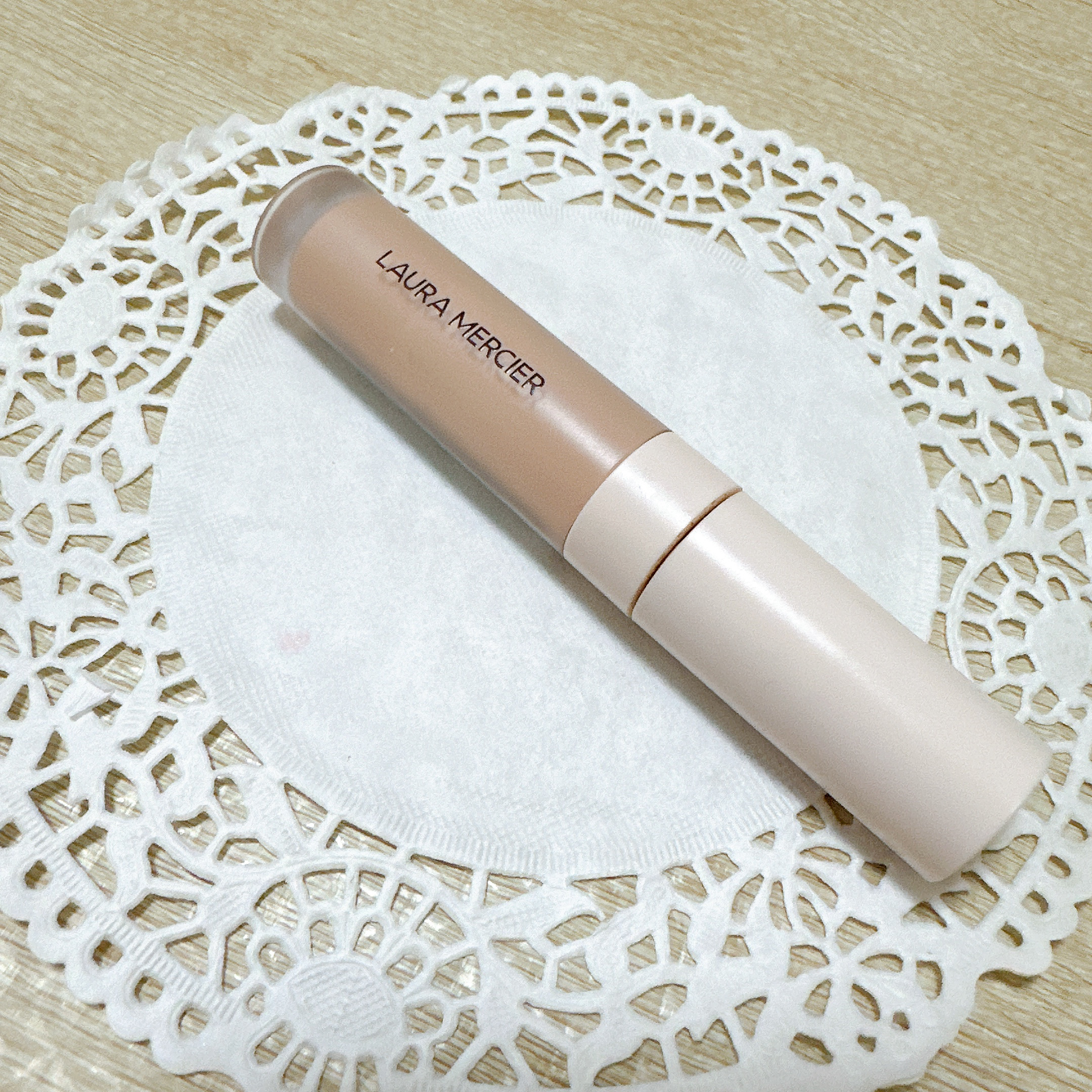 リアル フローレス ウェイトレス パーフェクティング コンシーラー 1N1/ローラ メルシエ/リキッドコンシーラーを使ったクチコミ（2枚目）