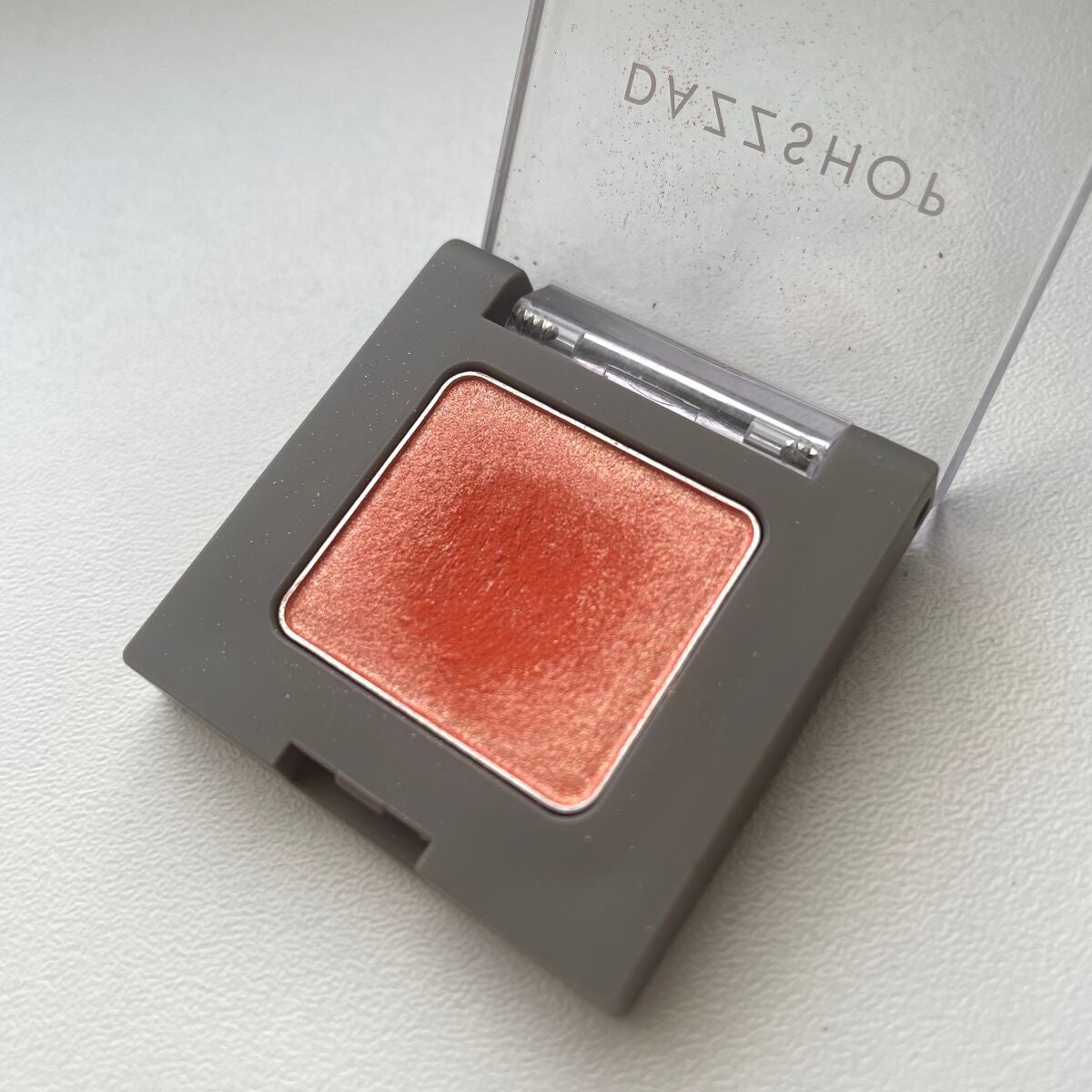 アリュールド シングル アイシャドウ/DAZZSHOP/単色アイシャドウを使ったクチコミ(2枚目)