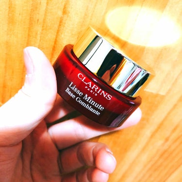 CLARINS スムース パーフェクティング タッチのクチコミ「クラランス
スムース　パーフェクティングタッチ　¥4,180


小鼻周りがテカテカしちゃうな.....」（1枚目）