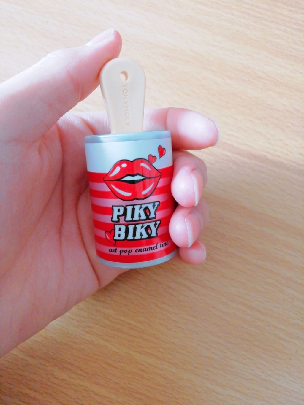 ピキビキ アートポップ エナメル ティント/TONYMOLY/リップティントを使ったクチコミ（1枚目）