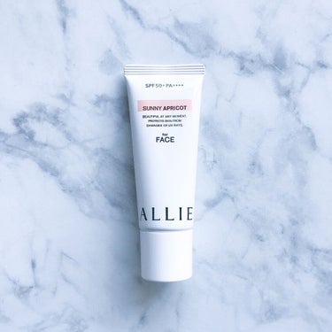 これひとつでノーファンデが叶う♡ALLIEの顔用UVカットジェル⌖꙳

ALLIEから新発売の顔用日焼け止め𓈒𓏸
パープルとアプリコットピンクの
2種類のカラーがあり、それぞれレビューしますꪔ̤̮

パ