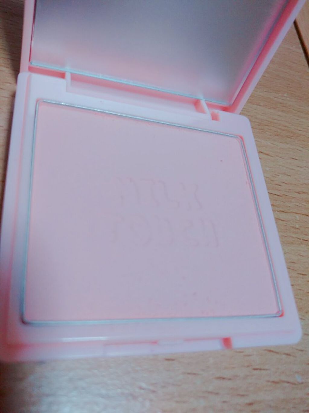 タッチ マイ チーク 02 シャイピーチ/Milk Touch/パウダーチークを使ったクチコミ（2枚目）