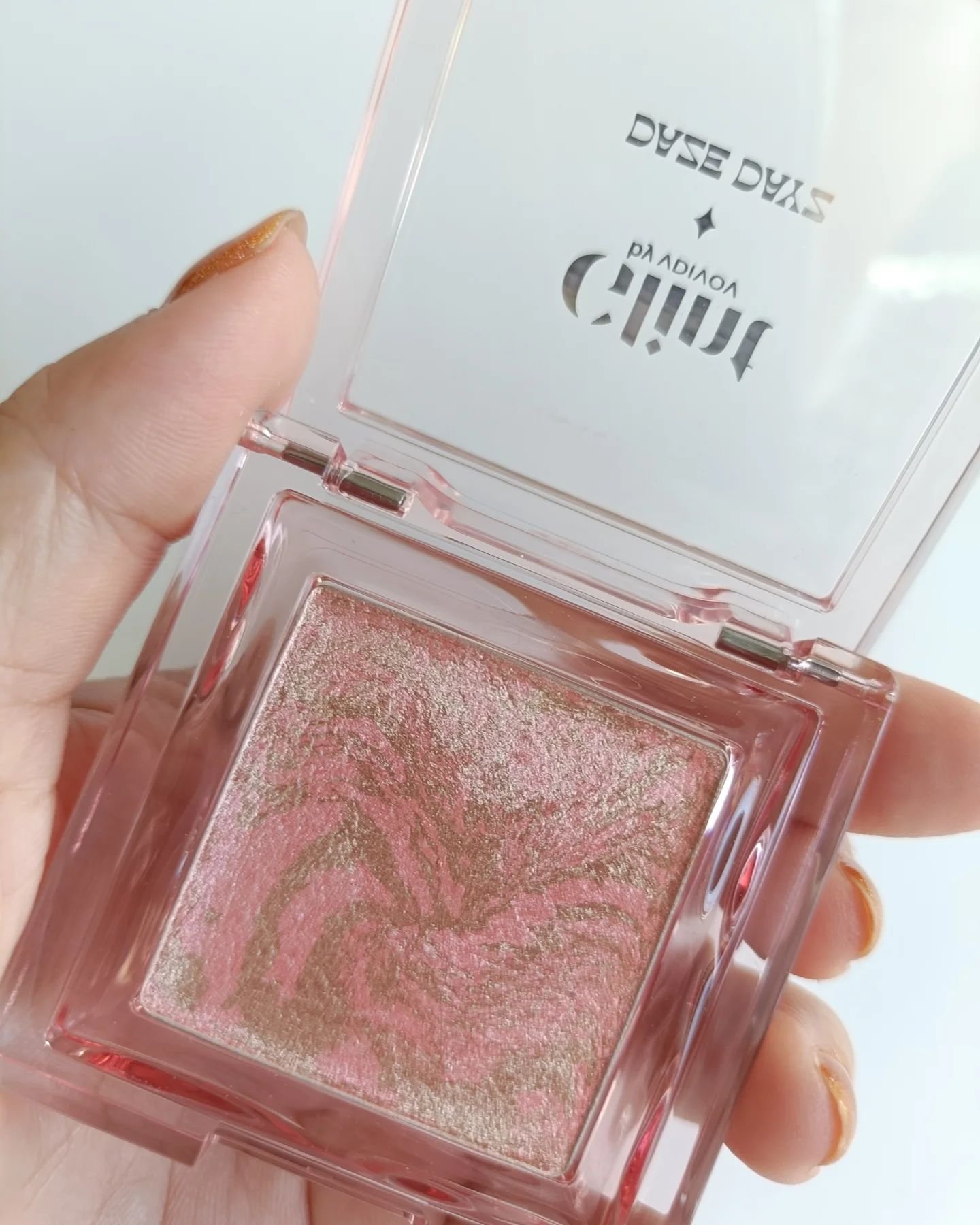 マーブルベイクドハイライター/Glint/パウダーハイライトを使ったクチコミ（2枚目）