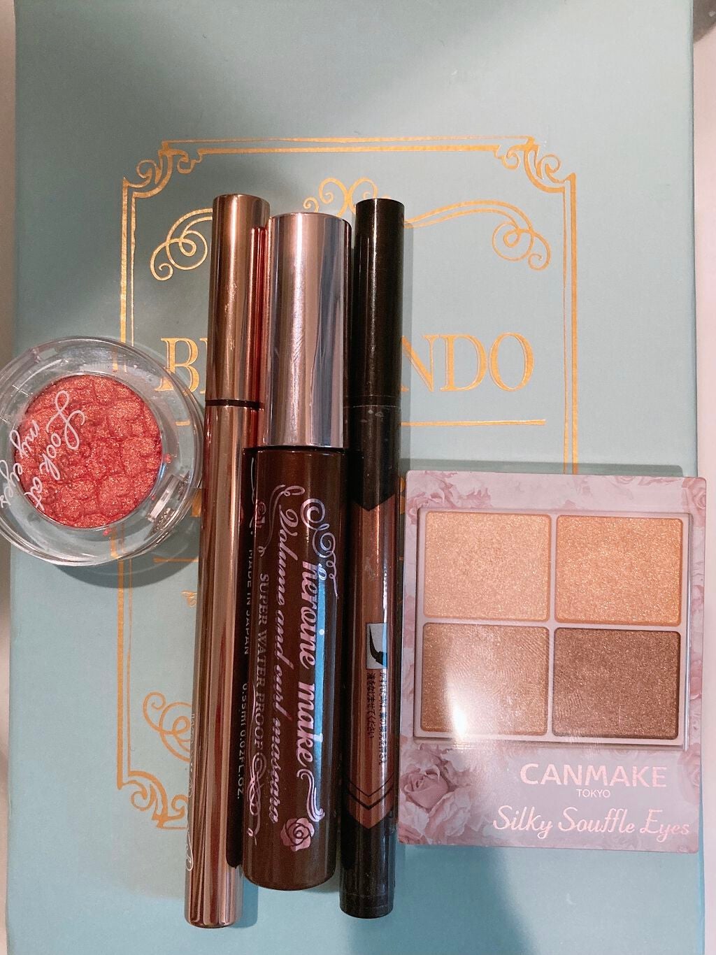 シルキースフレアイズ/キャンメイク/アイシャドウパレットを使ったクチコミ(2枚目)