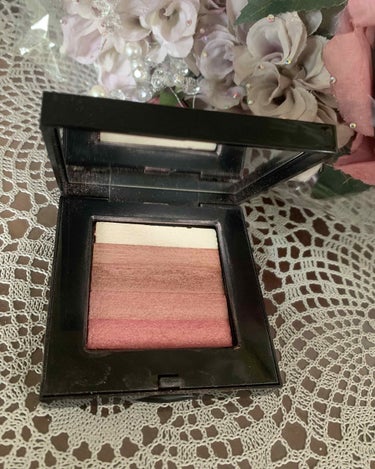 BOBBI BROWN シマーブリックのクチコミ「こんにちは😃
コロン💕です

私の大好きなハイライト&チークのご紹介をさせて下さい💓


ボビ.....」（1枚目）