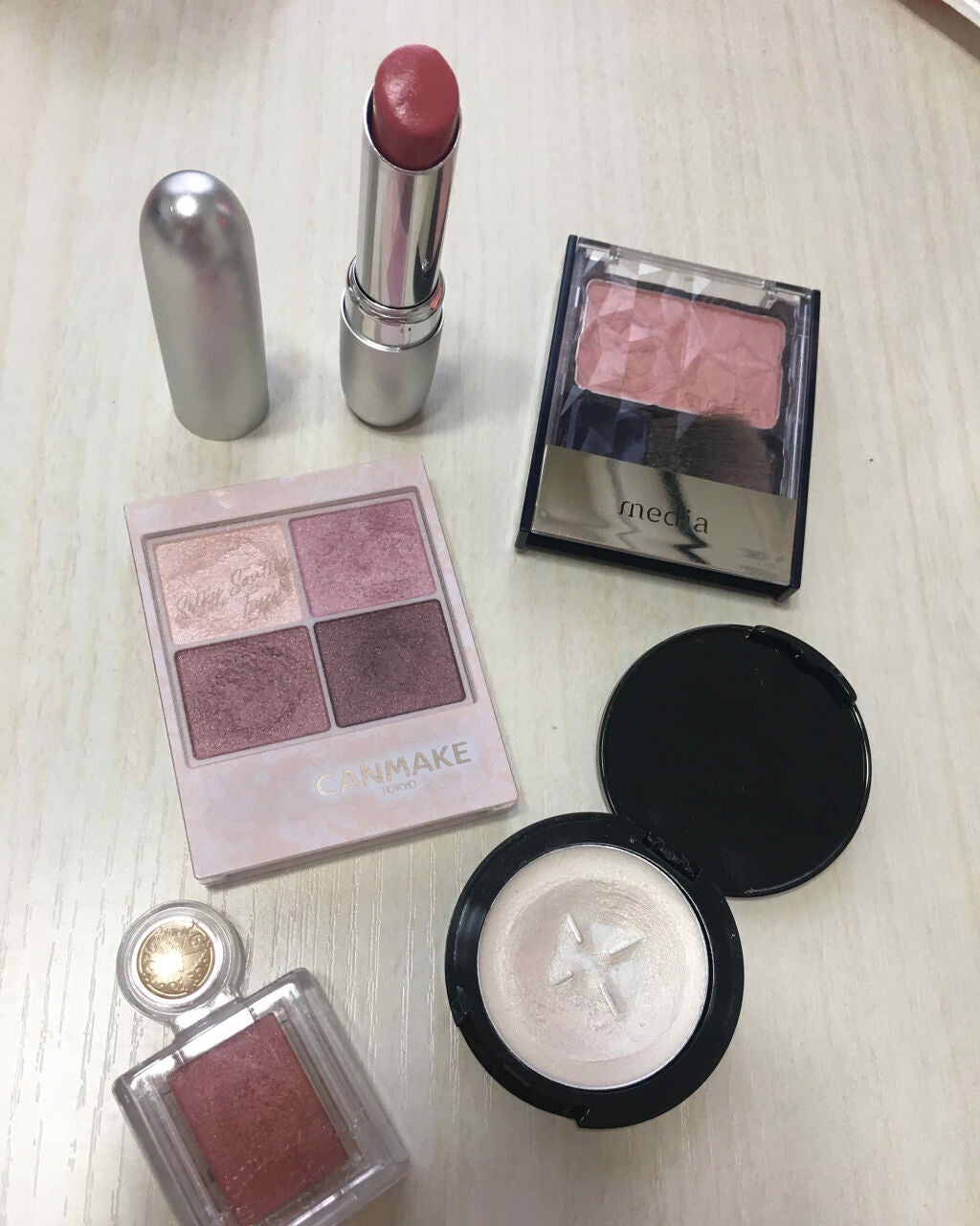 ブライトアップチークN/media/パウダーチークを使ったクチコミ(1枚目)