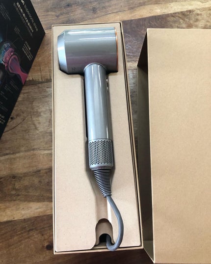 ネネコ on LIPS 「DysonSupersonicShineヘアドライヤーを、ダイ..」(2枚目)